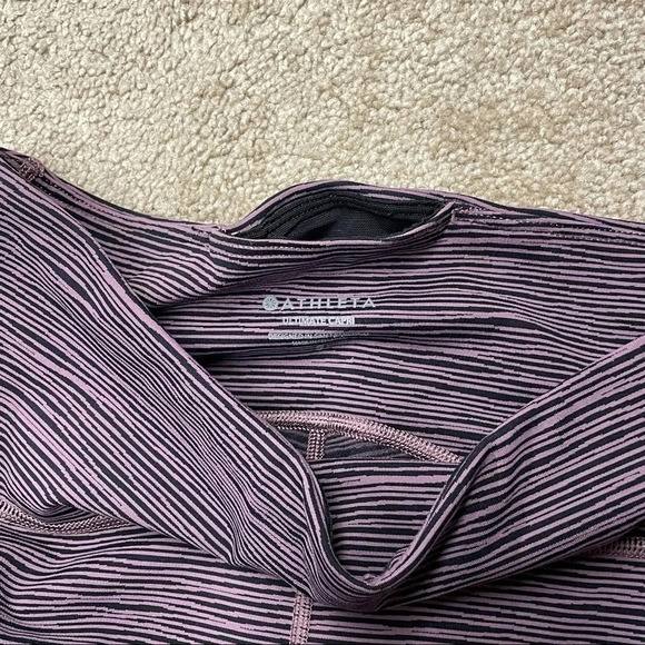Athleta Ultimate Capri Linear Lines Capri Black/Volcanic Violet SIZE S - Picture 11 of 16